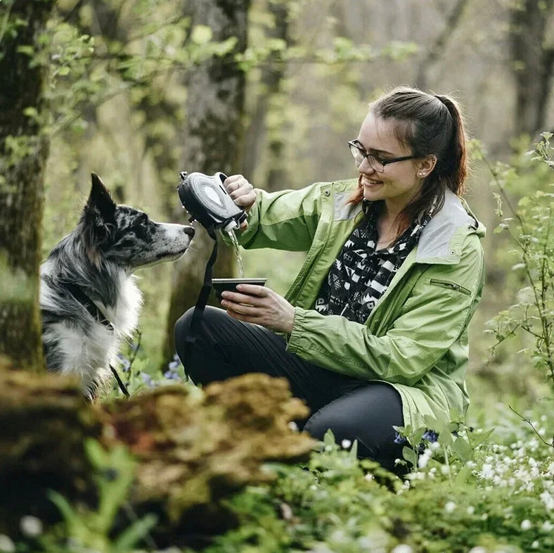 Essential Leash with Built-in Water Bottle